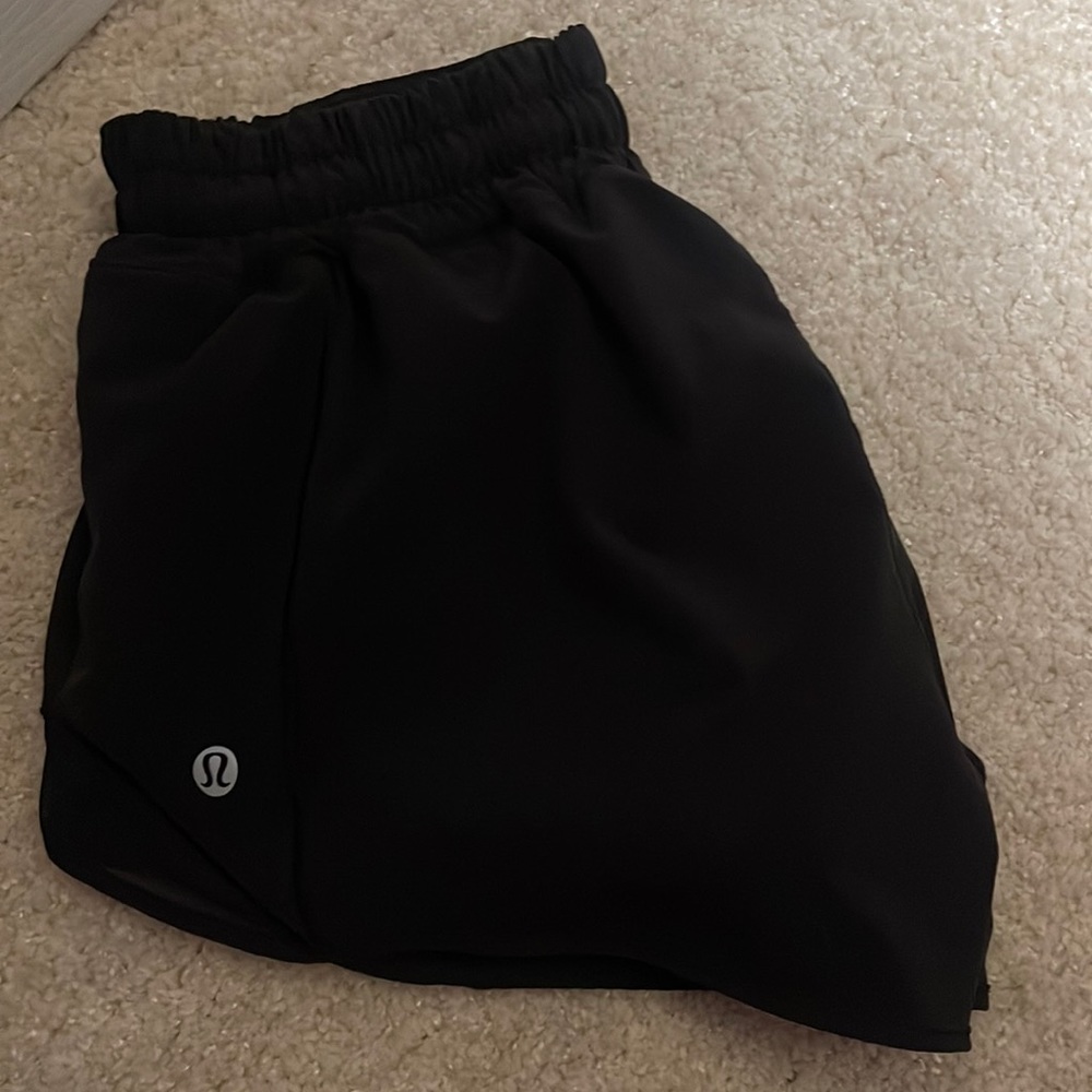 lululemon hotty hot short black